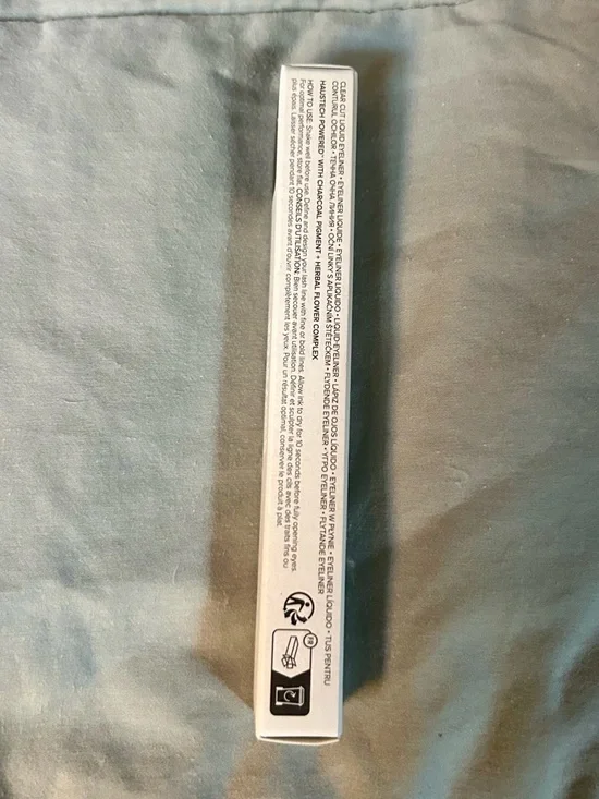 Haus Labs Clear Cut Waterproof Liquid Eyeliner - Picture 5 of 7